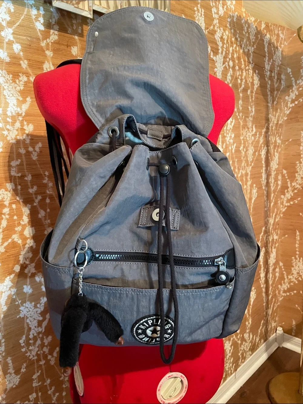 Kipling lightweight nylon